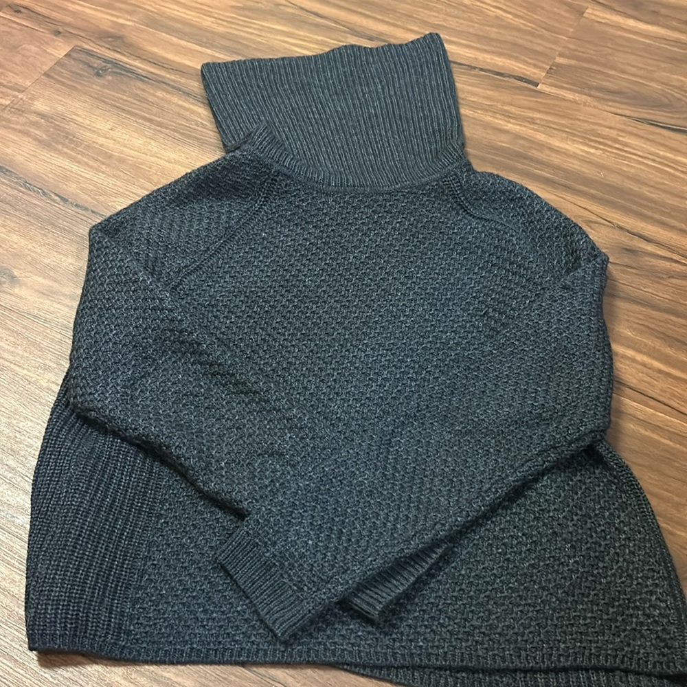 Banana republic sweater